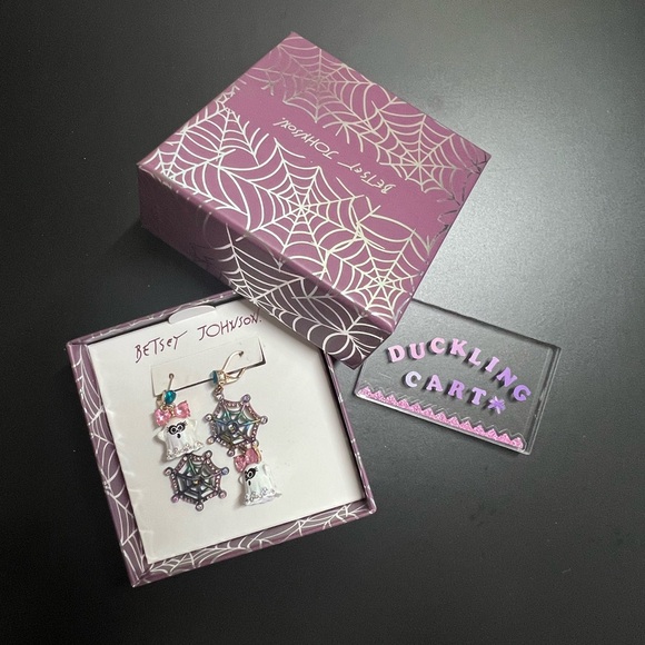 NWT Betsy Johnson Ghost & Spider Web Earrings - Picture 3 of 14